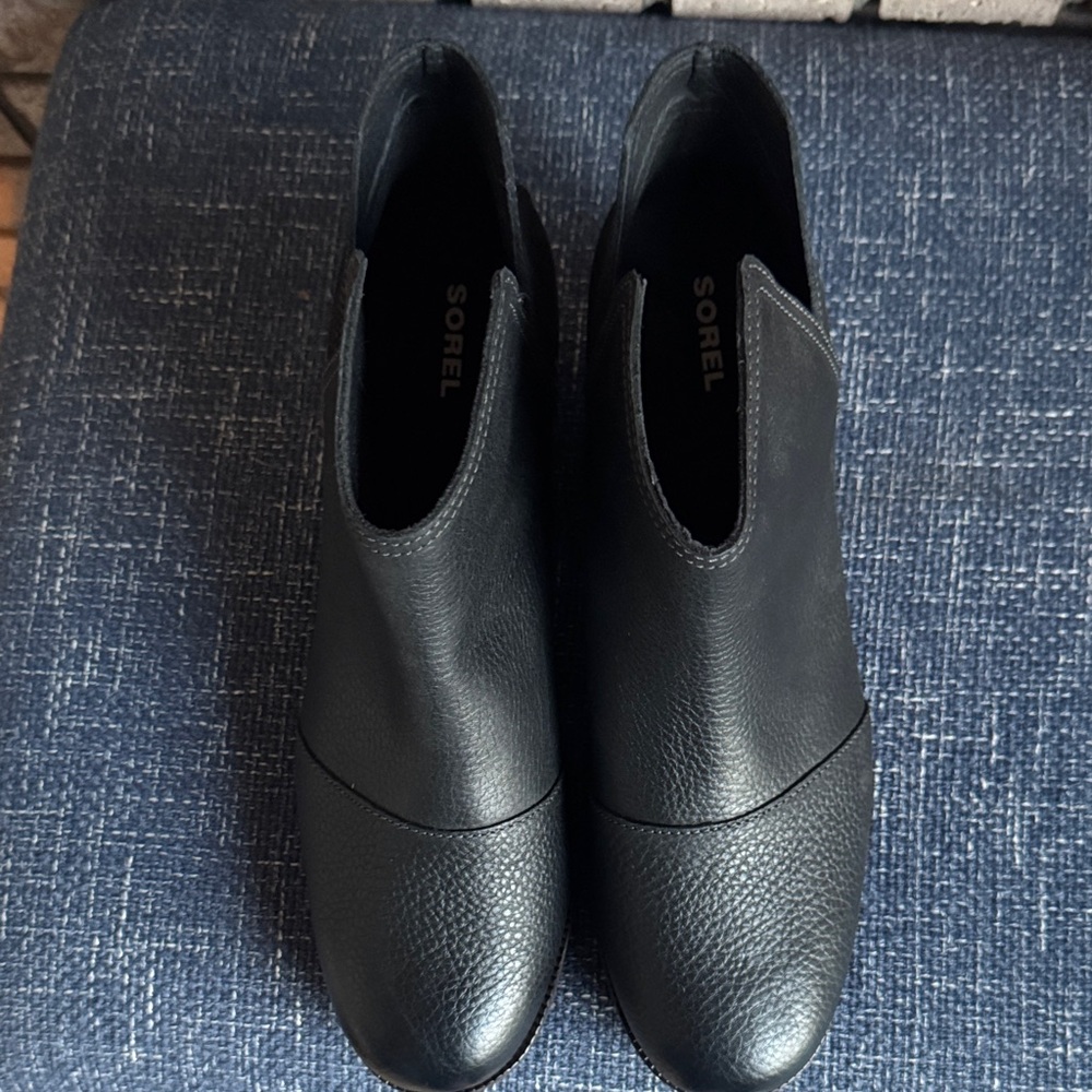 Sorel Black Pebbled Leather Ankle Booties Slip-On Women's Size 11 Like New